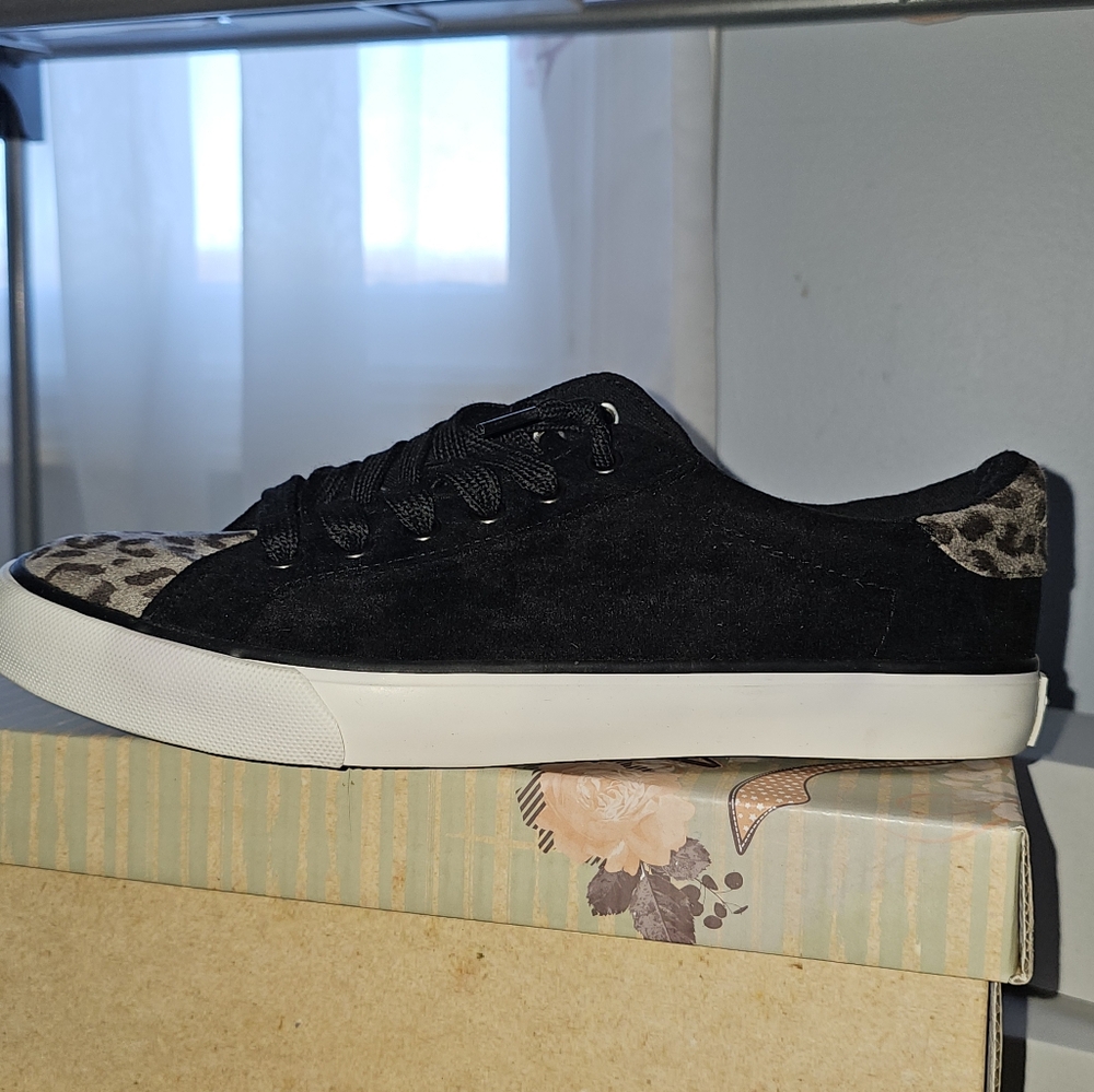 Leopard sneakers